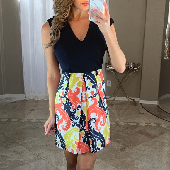 Milly Dresses & Skirts - Milly Black Pleated V Neck Paisley Dress Size 0